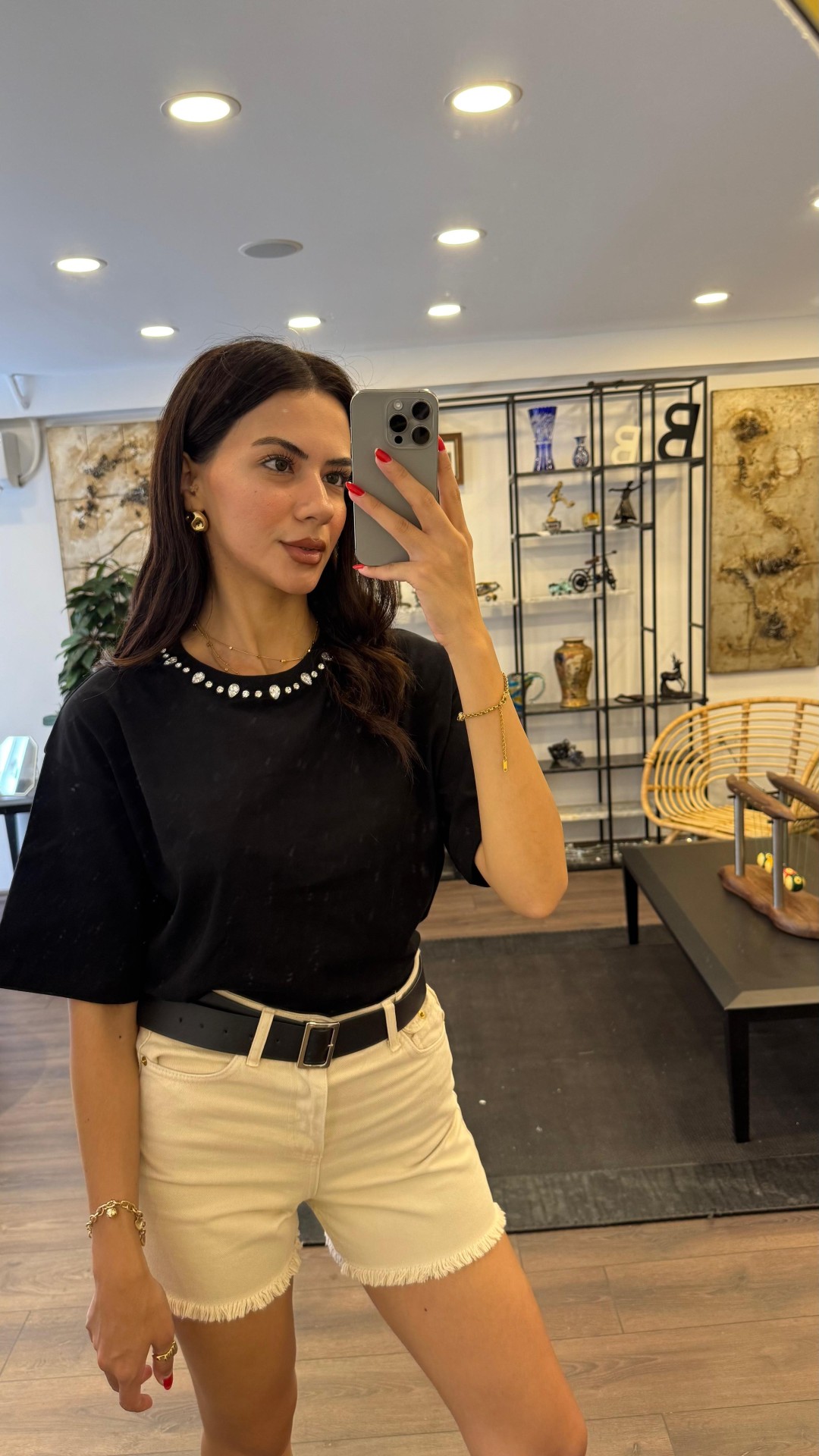 Paçası Püsküllü Kemerli Şort - Bej