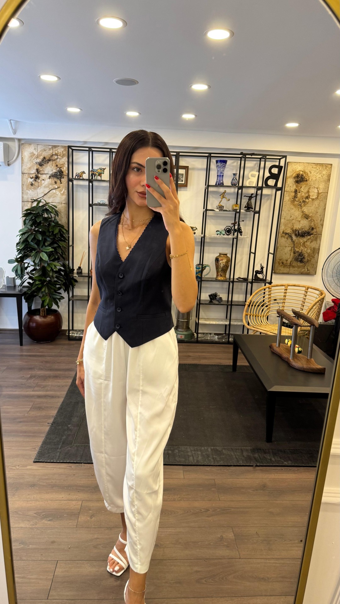 Yakası İşlemeli Düğmeli Yelek - Lacivert